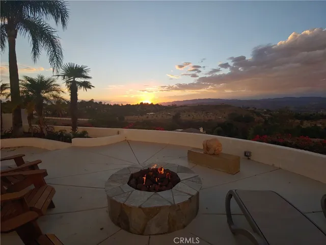 Smores, wine, and 
 AMAZING SUNSET VIEWS