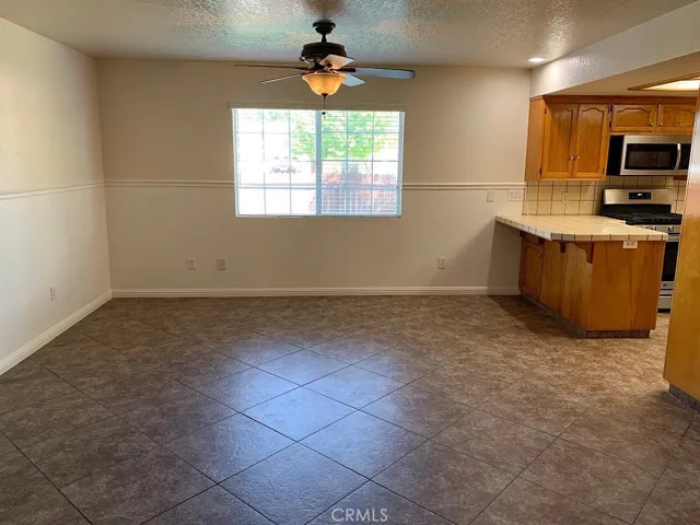702 N Quince Avenue, Exeter, California 93221