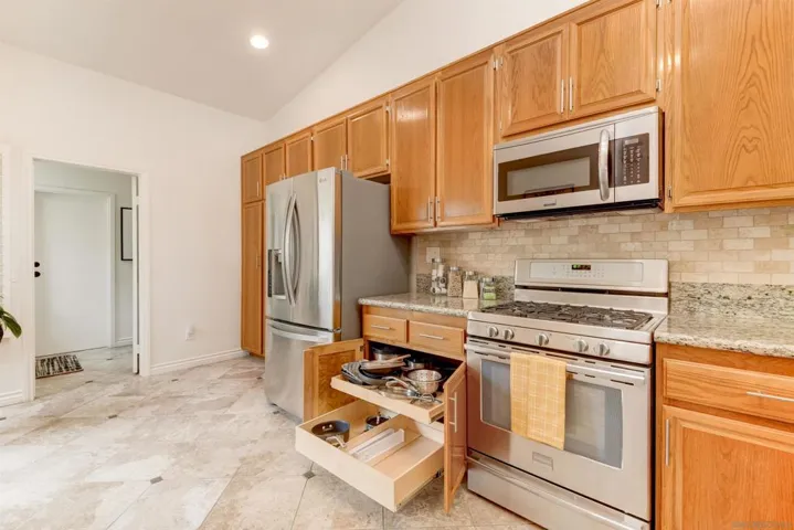 18034 Avenida Alozdra, San Diego, California 92128