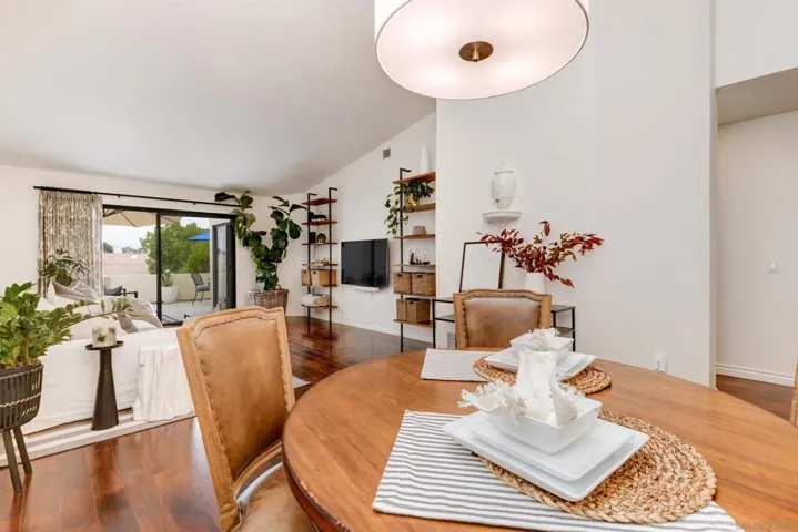 18034 Avenida Alozdra, San Diego, California 92128