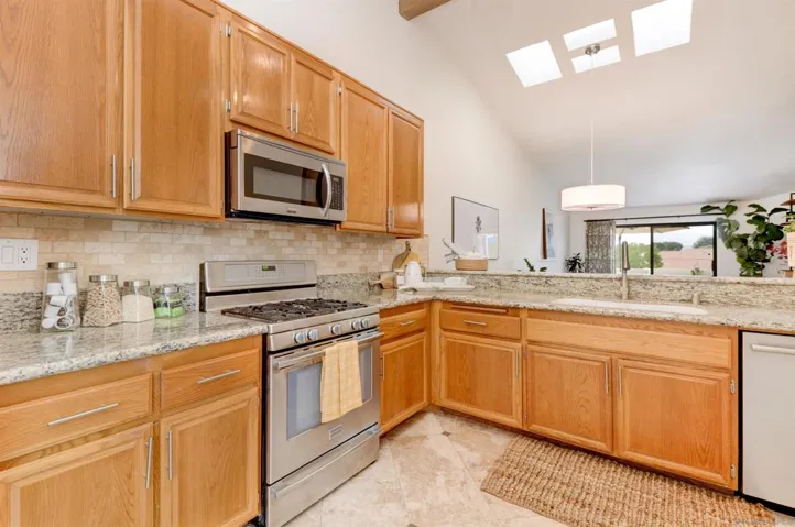 18034 Avenida Alozdra, San Diego, California 92128