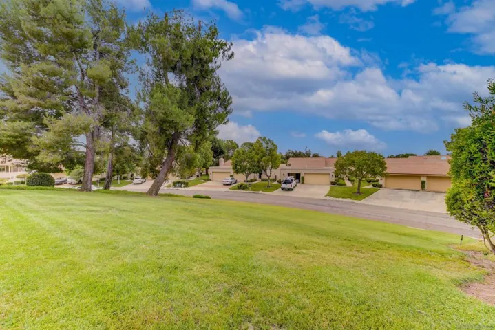 18034 Avenida Alozdra, San Diego, California 92128