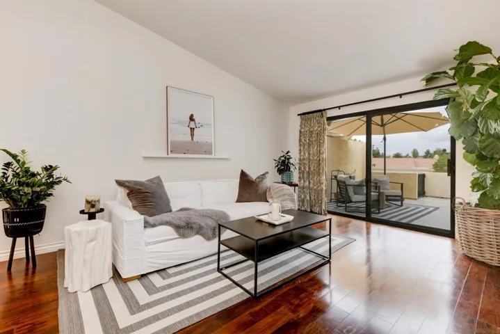 18034 Avenida Alozdra, San Diego, California 92128