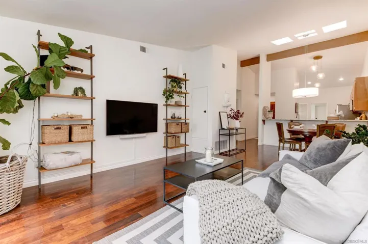 18034 Avenida Alozdra, San Diego, California 92128