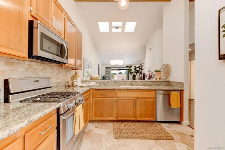 18034 Avenida Alozdra, San Diego, California 92128