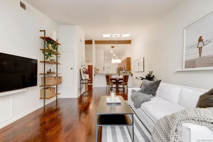 18034 Avenida Alozdra, San Diego, California 92128
