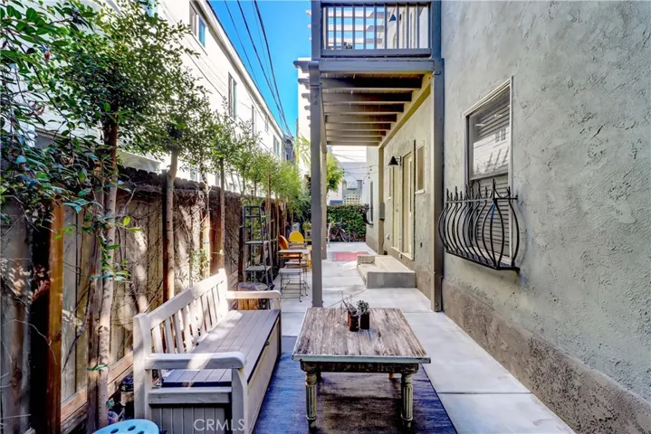 219 Redondo Avenue, Long Beach, California 90803