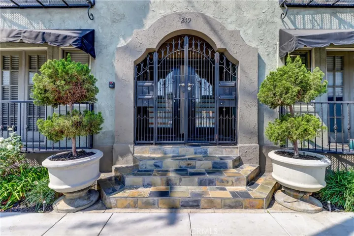 219 Redondo Avenue, Long Beach, California 90803