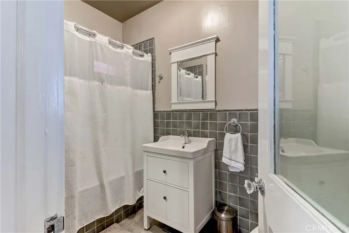 219 Redondo Avenue, Long Beach, California 90803