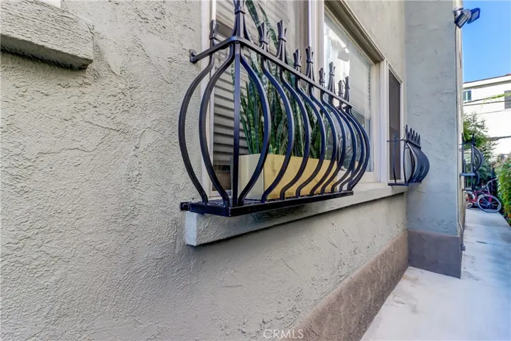 219 Redondo Avenue, Long Beach, California 90803