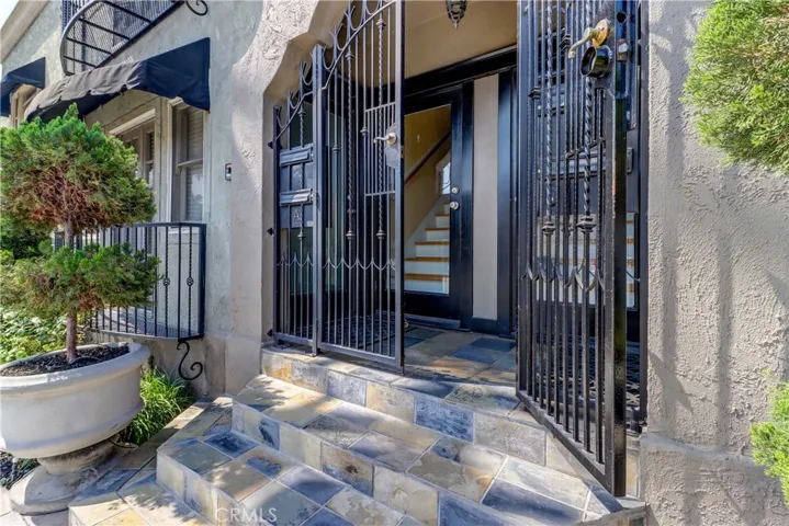 219 Redondo Avenue, Long Beach, California 90803