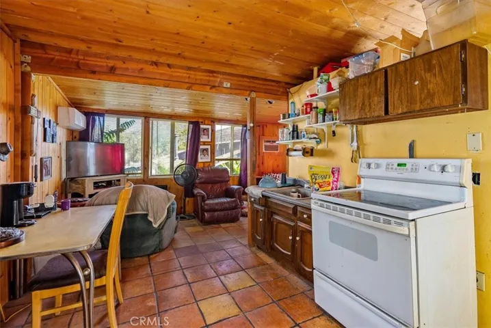 528 Oak Street, Paso Robles, California 93446