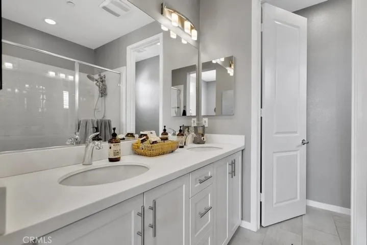 5728 Acacia Lane, Lakewood, California 90712