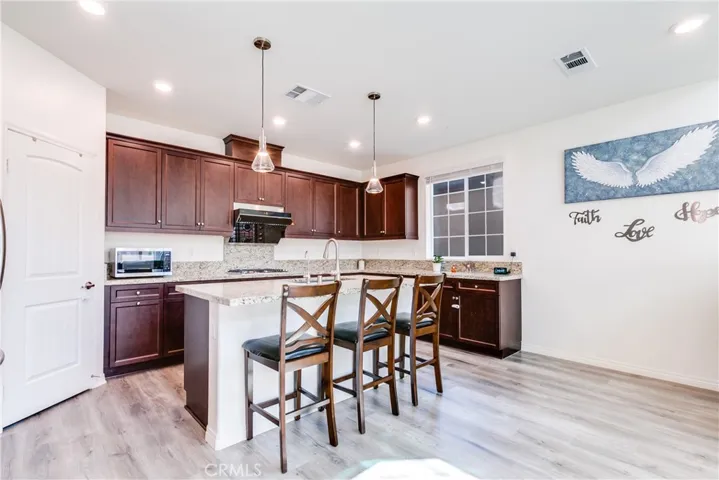 7079 Montecito Lane, Eastvale, California 92880