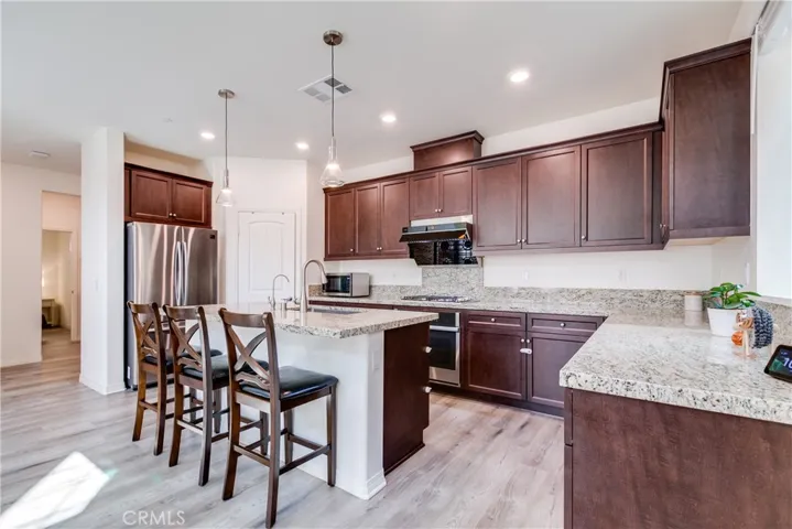7079 Montecito Lane, Eastvale, California 92880