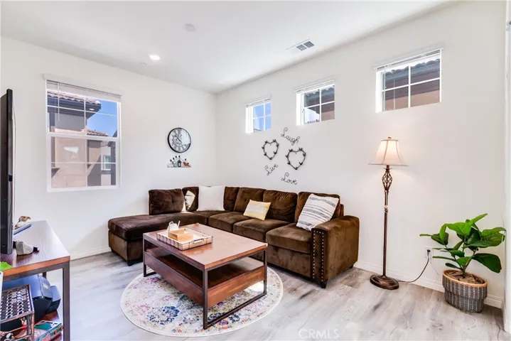 7079 Montecito Lane, Eastvale, California 92880