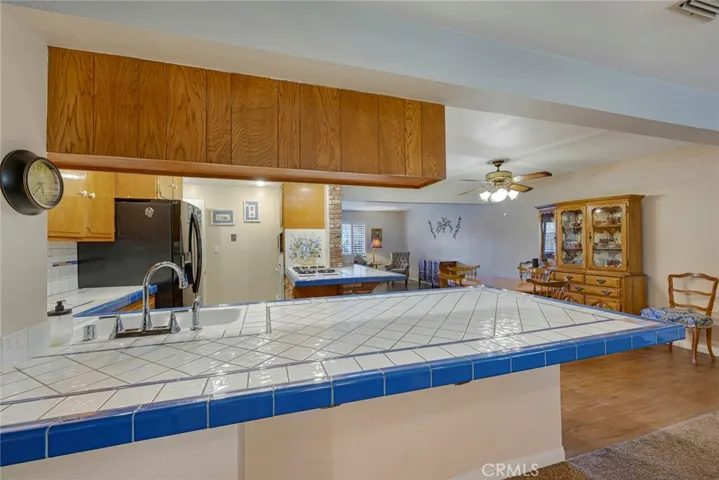 Kitchen with Breakfast Bar