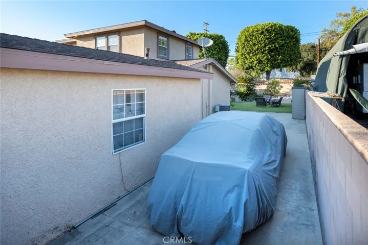 RV/Side Parking