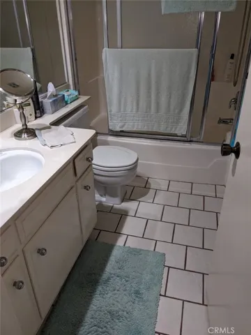 2nd bathroom