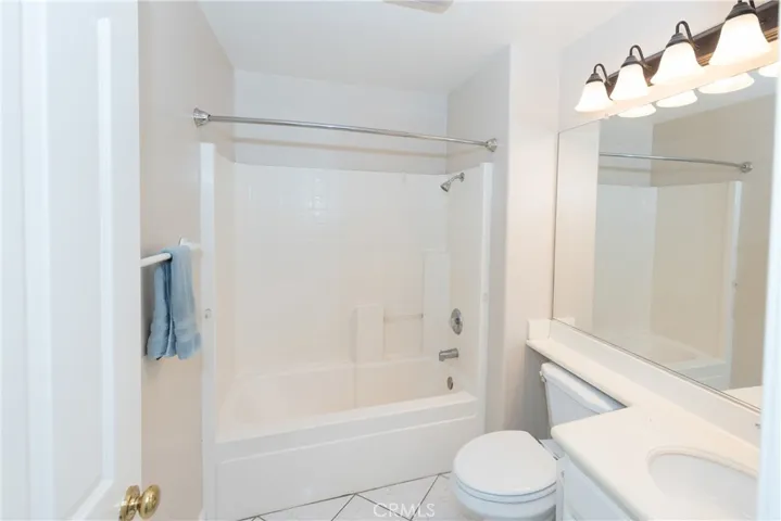 Mainfloor bathroom