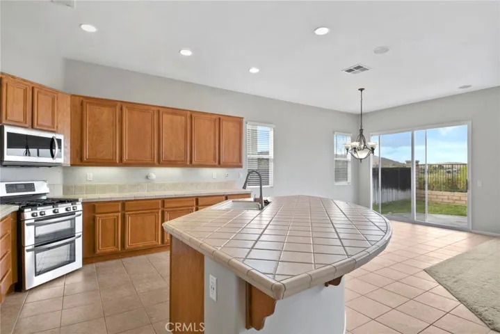 32402 Safflower Street, Winchester, California 92596