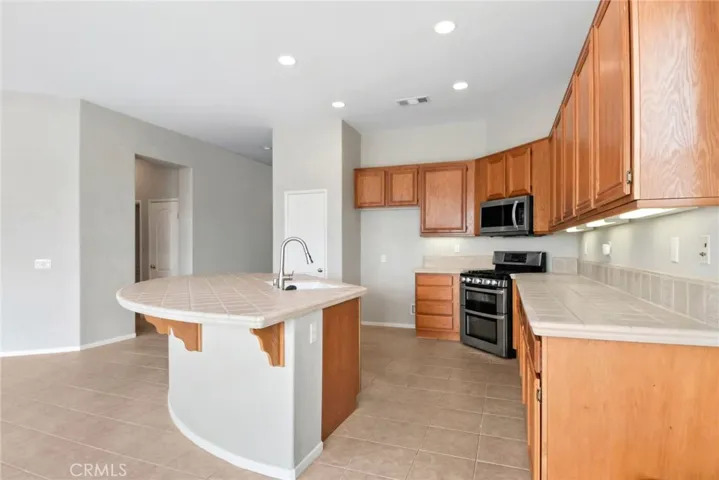 32402 Safflower Street, Winchester, California 92596