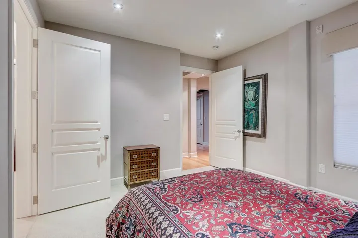 1000 Genter St 304, La Jolla, California 92037