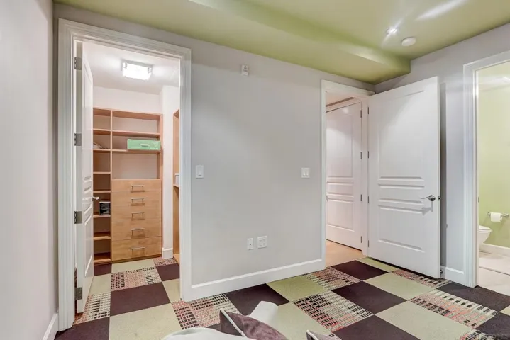 1000 Genter St 304, La Jolla, California 92037