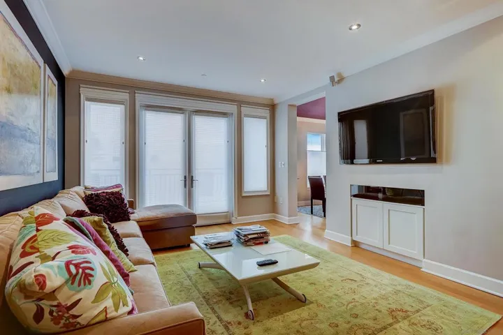 1000 Genter St 304, La Jolla, California 92037