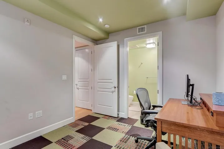 1000 Genter St 304, La Jolla, California 92037