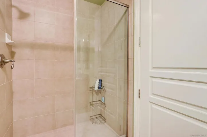 1000 Genter St 304, La Jolla, California 92037