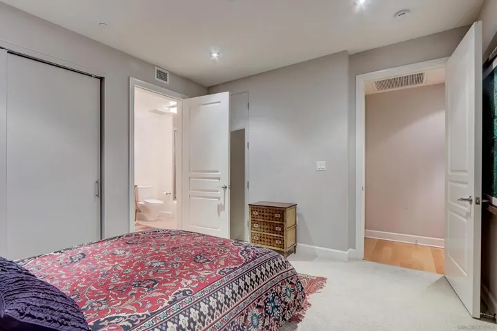 1000 Genter St 304, La Jolla, California 92037