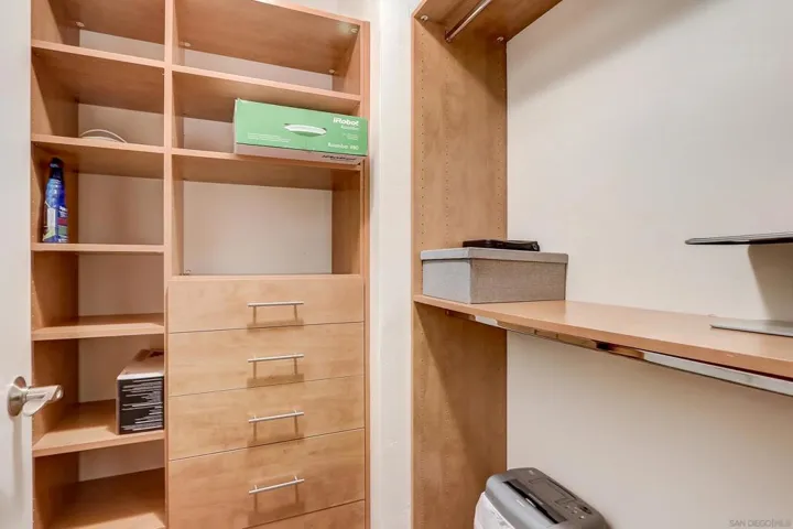 1000 Genter St 304, La Jolla, California 92037