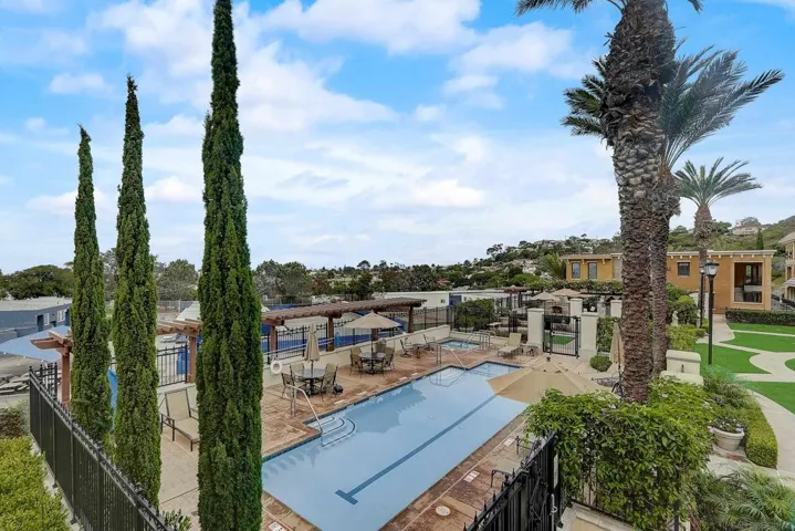1000 Genter St 304, La Jolla, California 92037