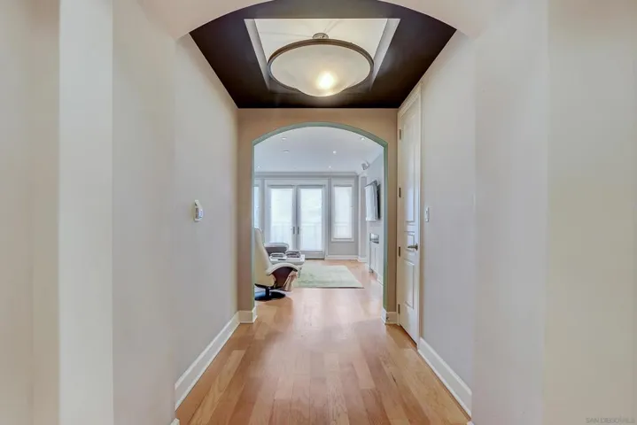 1000 Genter St 304, La Jolla, California 92037