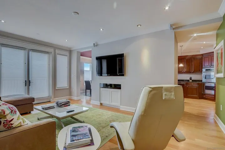 1000 Genter St 304, La Jolla, California 92037