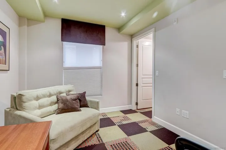 1000 Genter St 304, La Jolla, California 92037