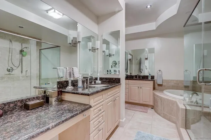 1000 Genter St 304, La Jolla, California 92037