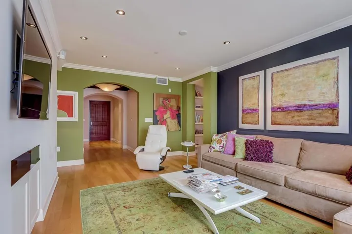 1000 Genter St 304, La Jolla, California 92037