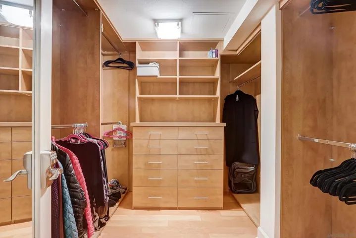 1000 Genter St 304, La Jolla, California 92037