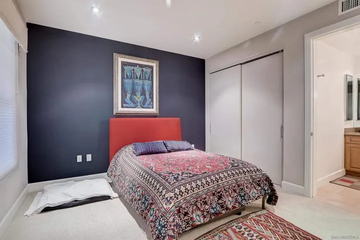 1000 Genter St 304, La Jolla, California 92037