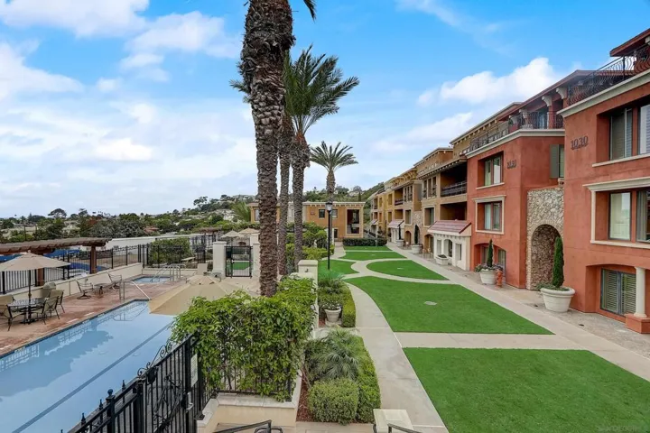 1000 Genter St 304, La Jolla, California 92037