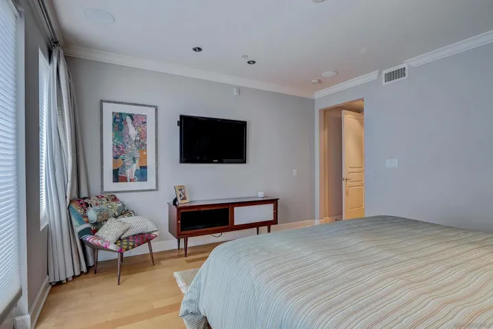 1000 Genter St 304, La Jolla, California 92037