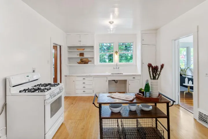 , Burlingame, California 94010