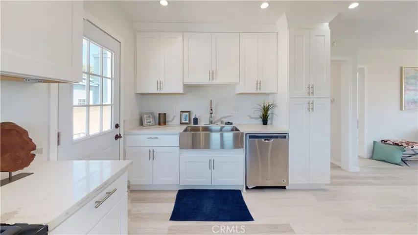 5122 Gaviota Avenue, Long Beach, California 90807