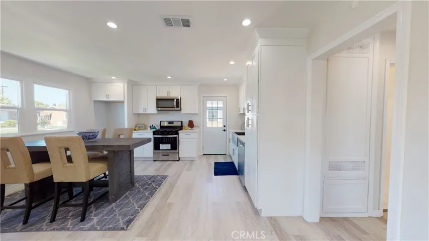 5122 Gaviota Avenue, Long Beach, California 90807
