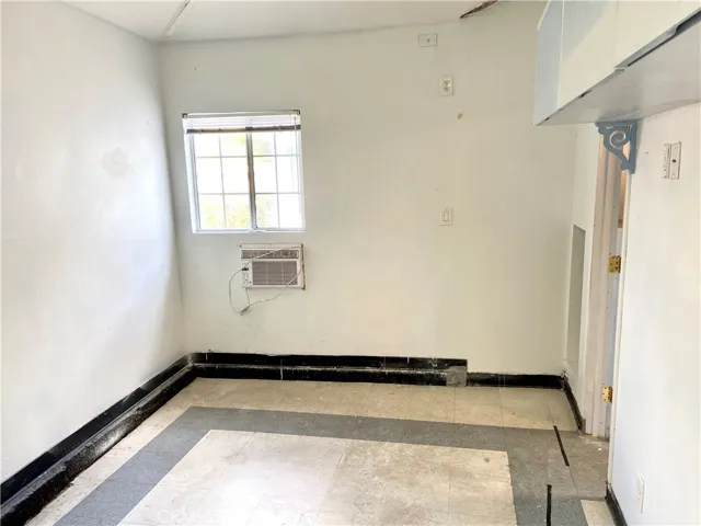 storage/office in garage