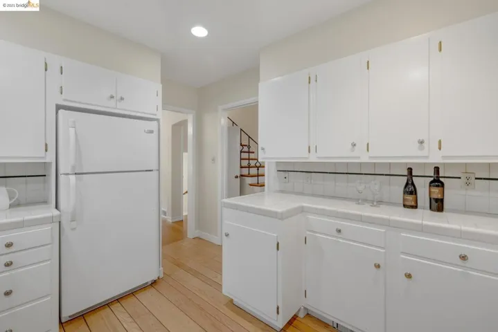 1205 Glen Dr., San Leandro, California 94577