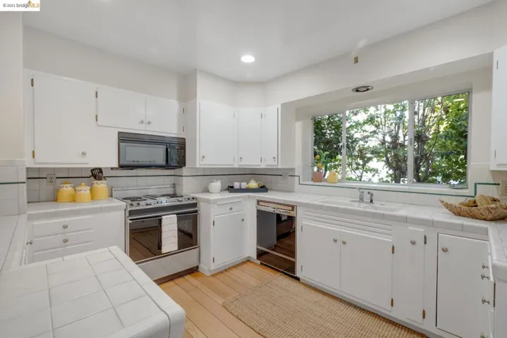 1205 Glen Dr., San Leandro, California 94577