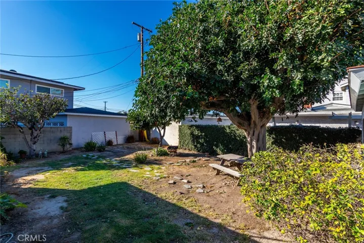 6715 E Los Arcos Street, Long Beach, California 90815